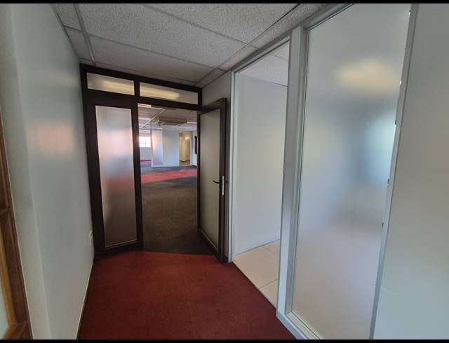 324M² OFFICE TO LET IN WOODMEAD
